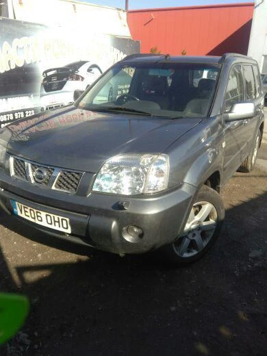 Nissan X-trail 2.5, снимка 2 - Автомобили и джипове - 42072304