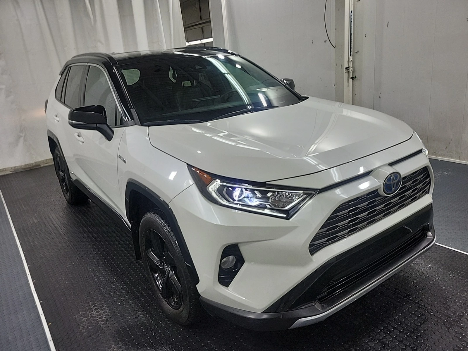 Toyota Rav4 HYBRID XSE * * CARFAX * *   * *  | Mobile.bg   2