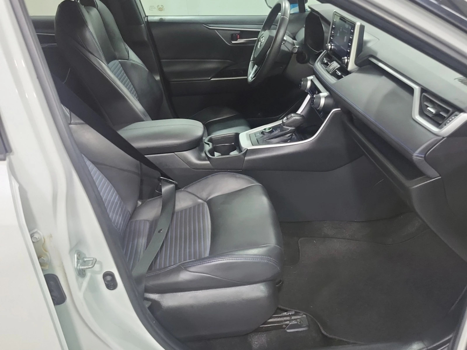 Toyota Rav4 HYBRID XSE * * CARFAX * *   * *  | Mobile.bg   11