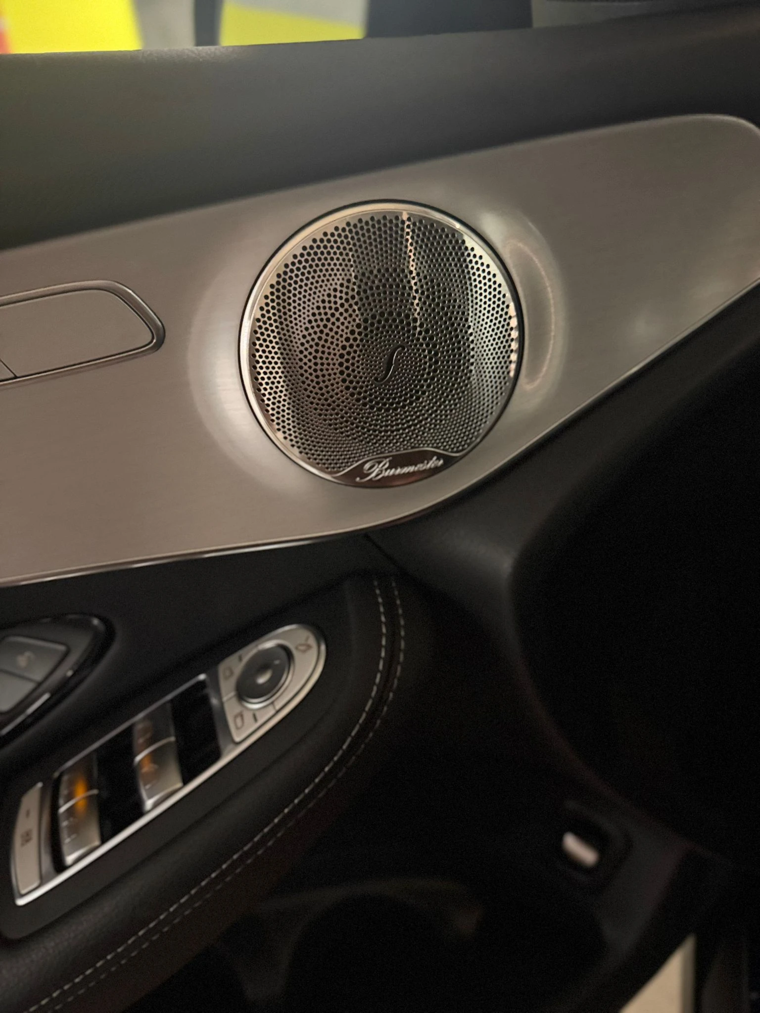 Mercedes-Benz GLC 220 AMG - изображение 7