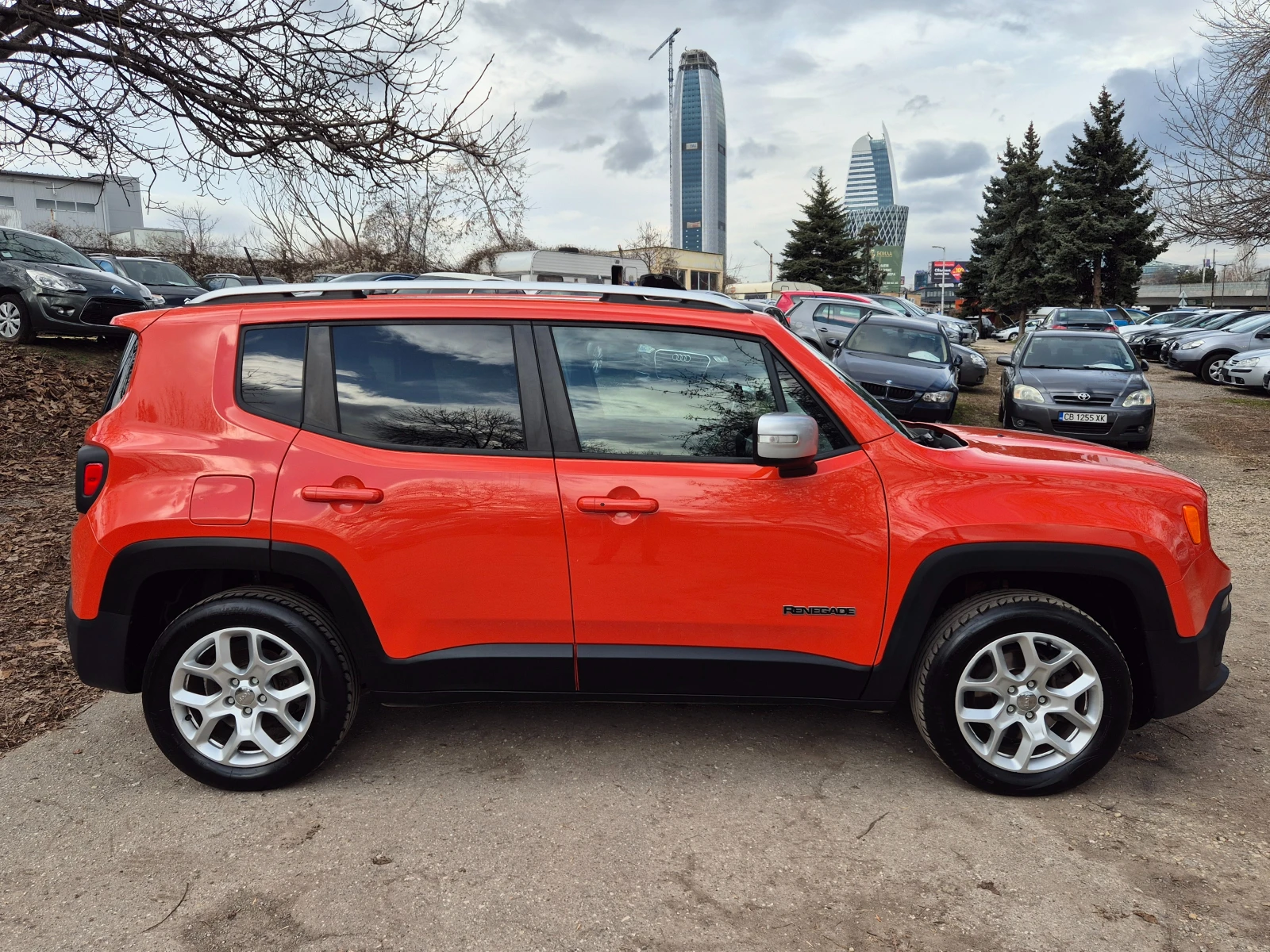 Jeep Renegade 1.4T-jet FULL 4X4 КОЖА ВНОС ИТАЛИЯ БЕЗ РЪЖДИ И ЗАБ - изображение 4