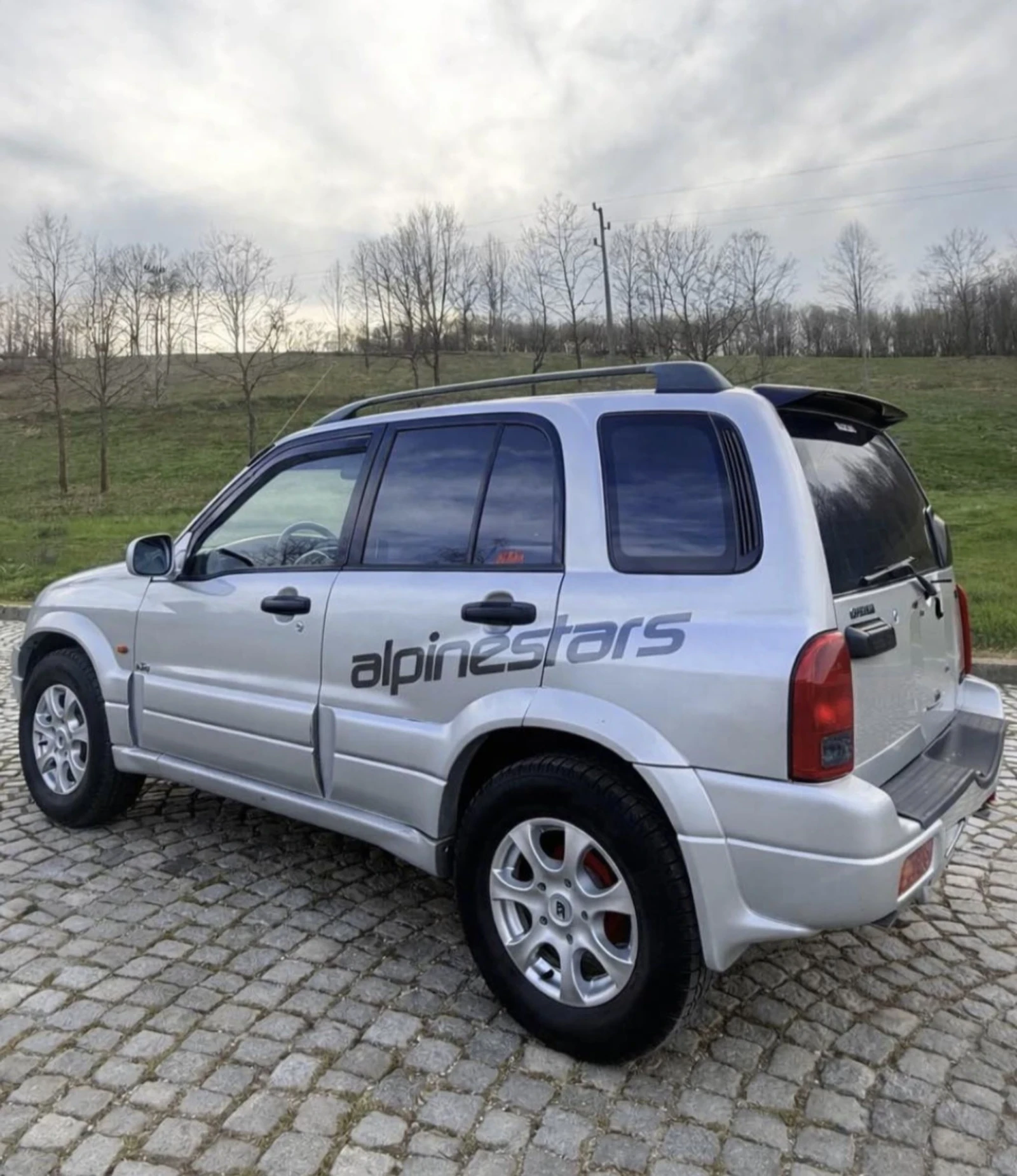 Suzuki Grand vitara 2.5 V6 Газ/Бензин, снимка 4 - Автомобили и джипове - 54458179