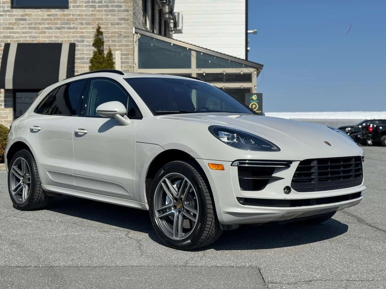 Porsche Macan * Turbo * CARBON* ОБДУХВАНЕ* ПАНОРАМА* , снимка 7 - Автомобили и джипове - 54575912
