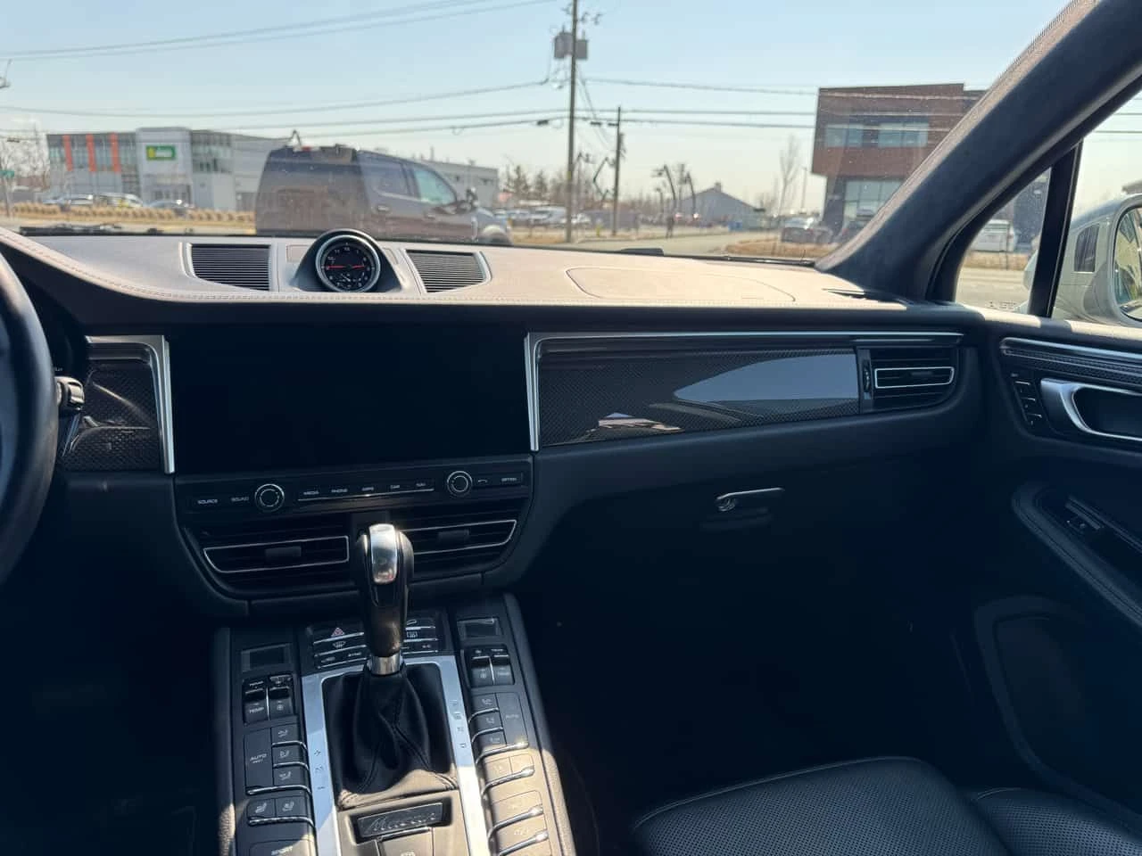 Porsche Macan * Turbo * CARBON* ОБДУХВАНЕ* ПАНОРАМА* , снимка 10 - Автомобили и джипове - 54575912