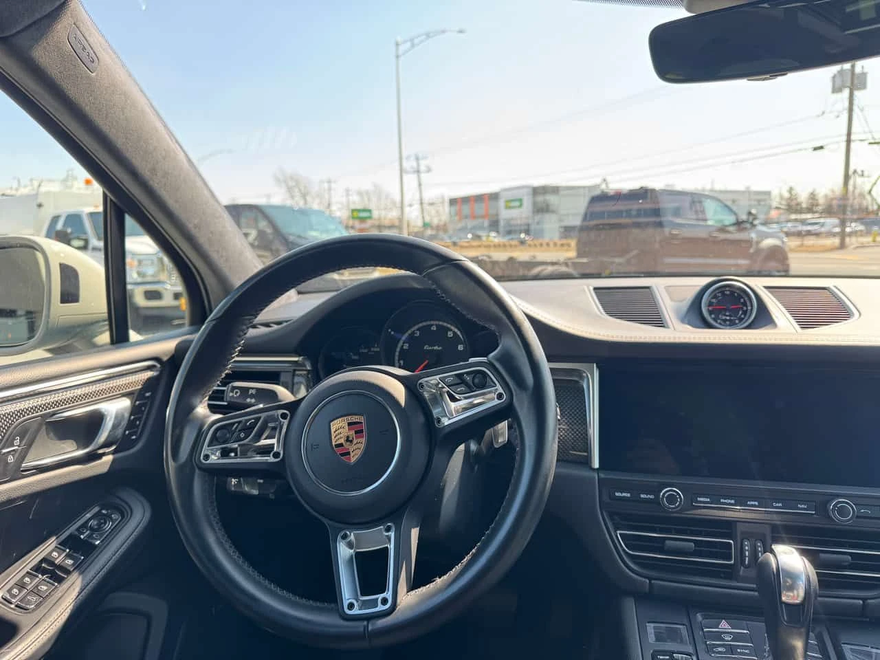 Porsche Macan * Turbo * CARBON* ОБДУХВАНЕ* ПАНОРАМА* , снимка 9 - Автомобили и джипове - 54575912