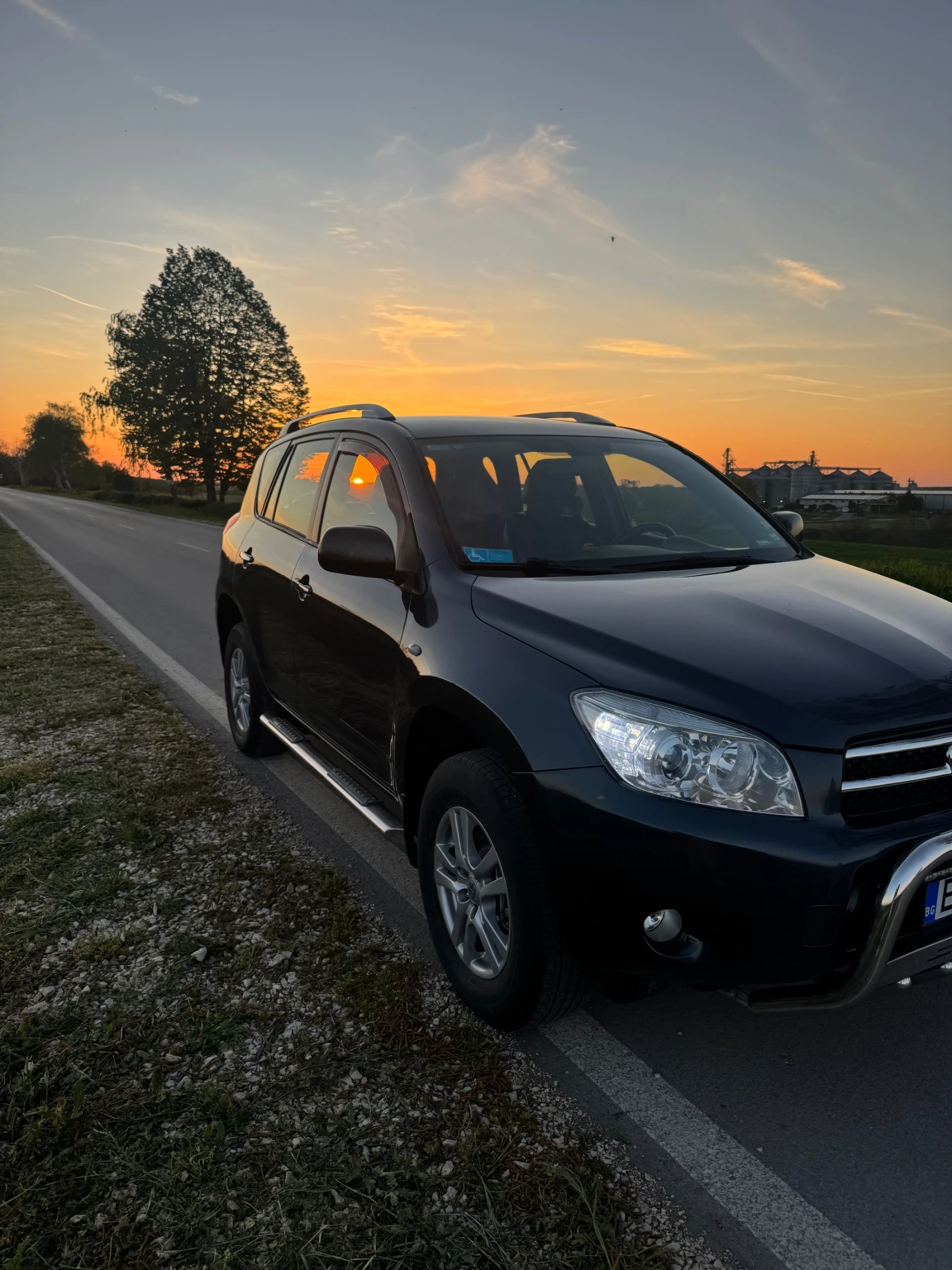 Toyota Rav4 Топ състояние!!! ГАЗ, снимка 2 - Автомобили и джипове - 54654985
