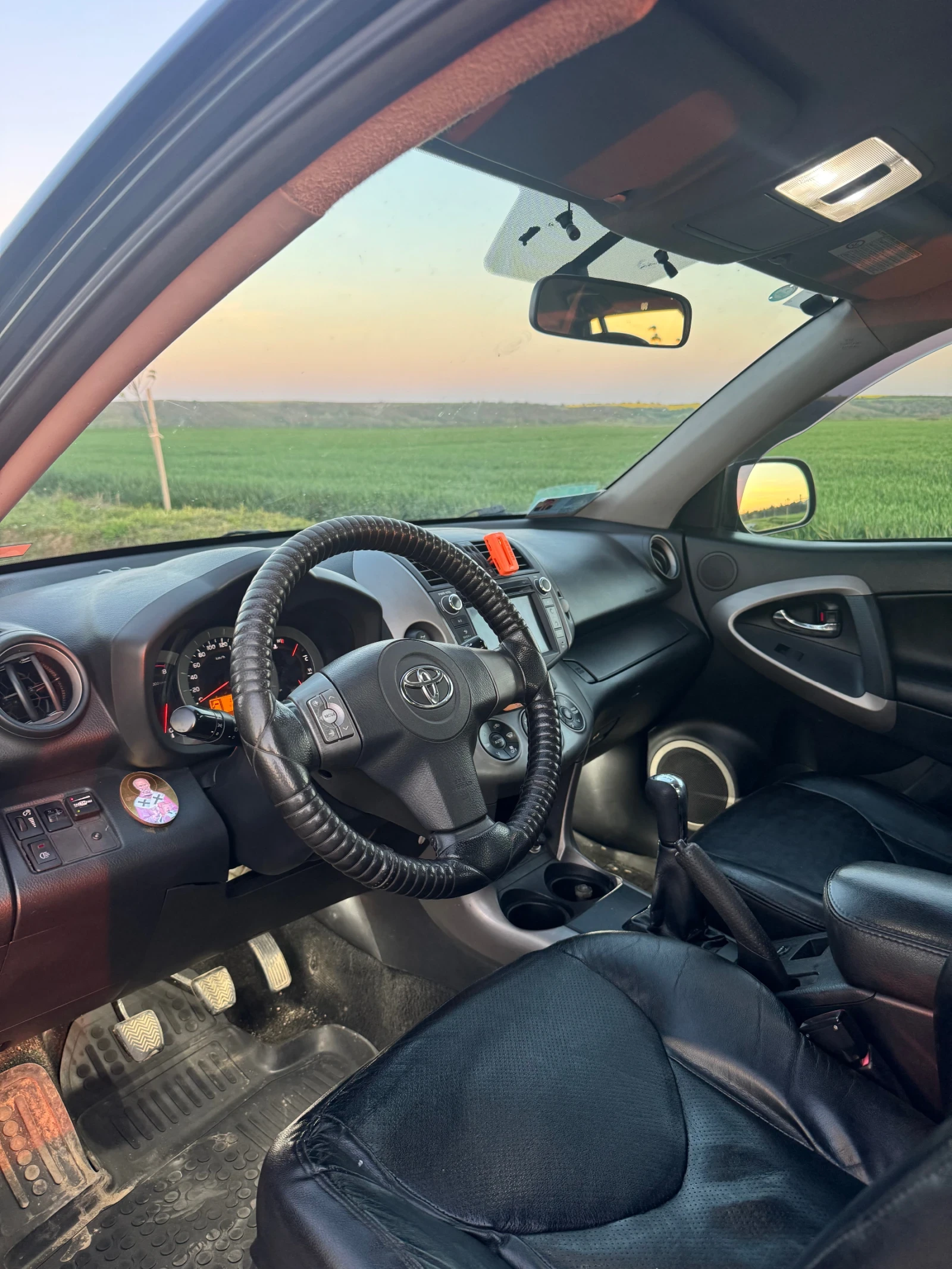 Toyota Rav4 Топ състояние!!! ГАЗ, снимка 7 - Автомобили и джипове - 54654985