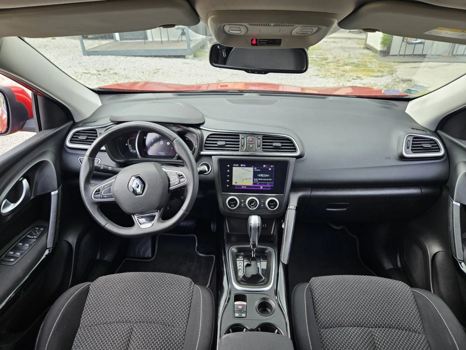 Renault Kadjar 1.3Tci 140k.c., снимка 11 - Автомобили и джипове - 54758279