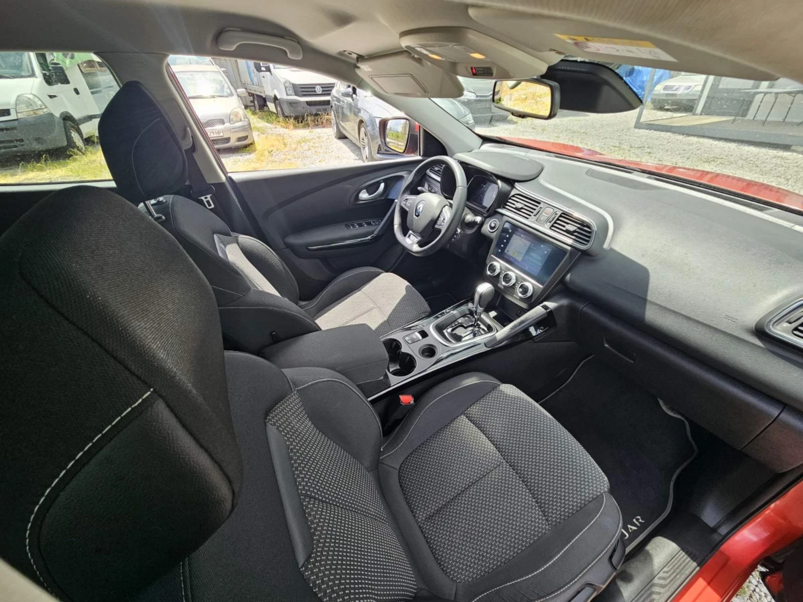 Renault Kadjar 1.3Tci 140k.c., снимка 9 - Автомобили и джипове - 54758279