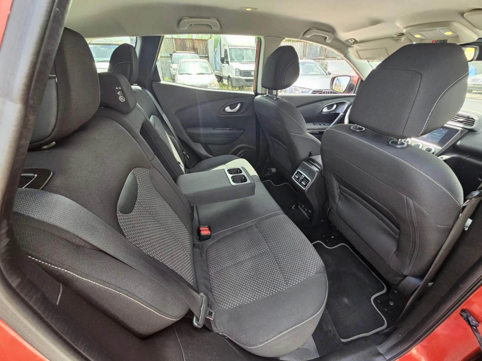 Renault Kadjar 1.3Tci 140k.c., снимка 10 - Автомобили и джипове - 54758279