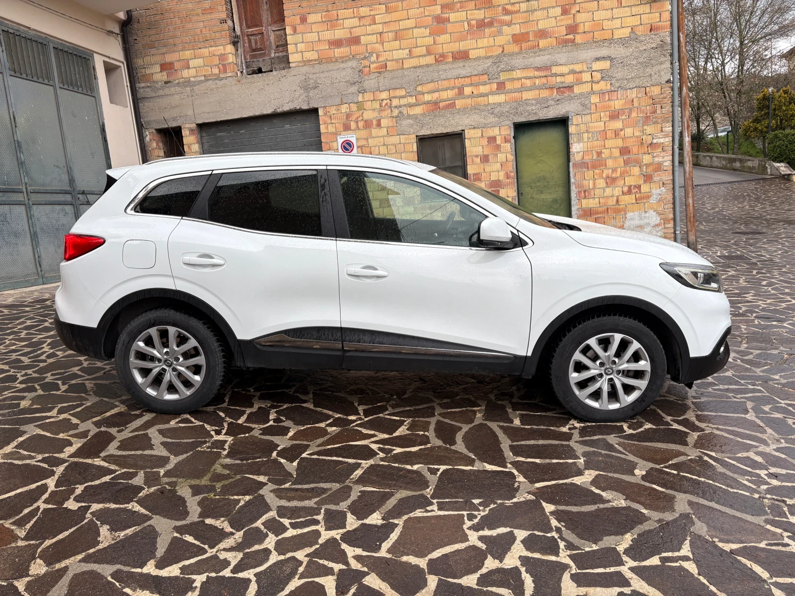 Renault Kadjar 1.5 dci Energy, снимка 8 - Автомобили и джипове - 54794301
