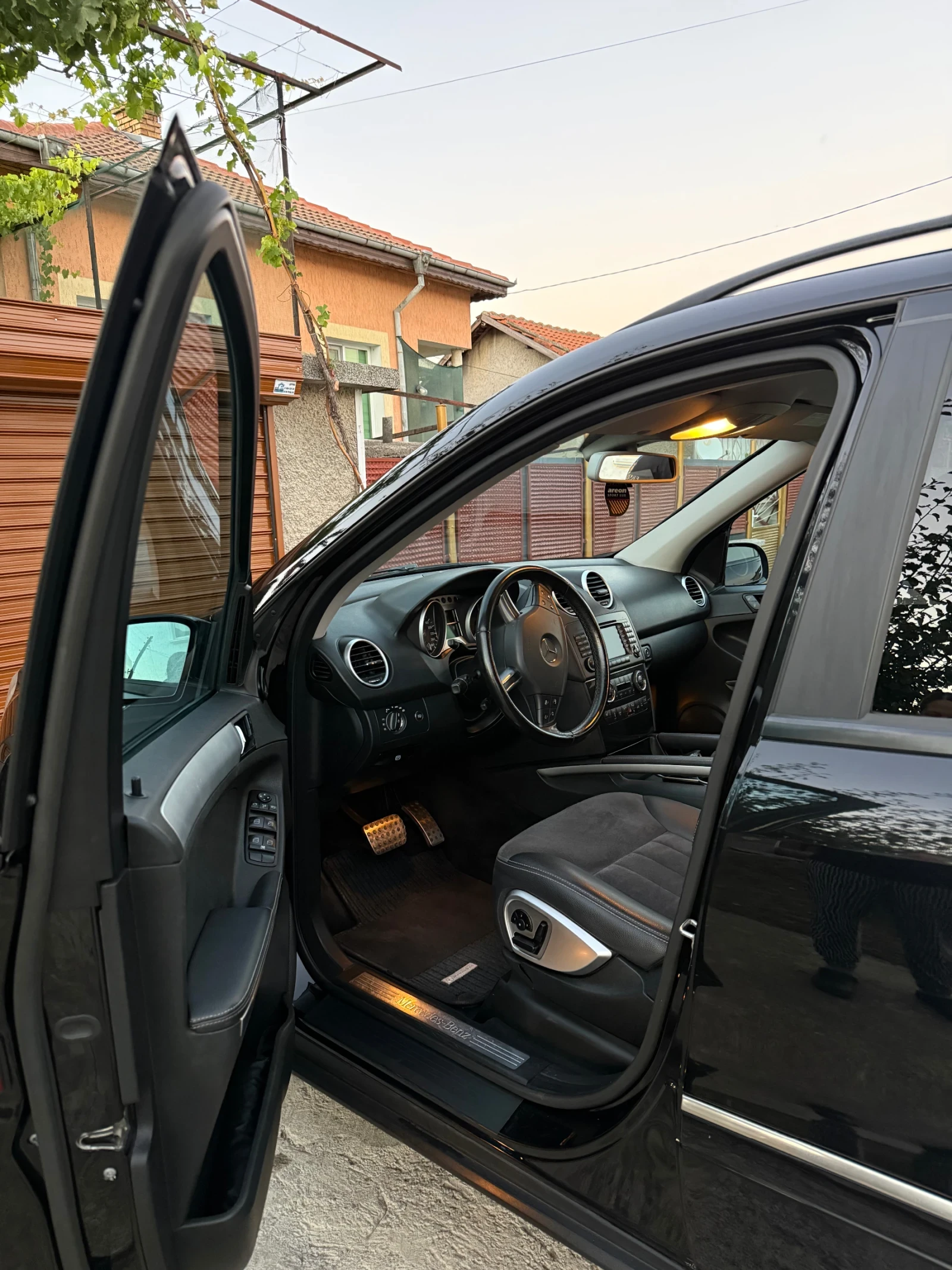 Mercedes-Benz ML 320, снимка 7 - Автомобили и джипове - 55825165