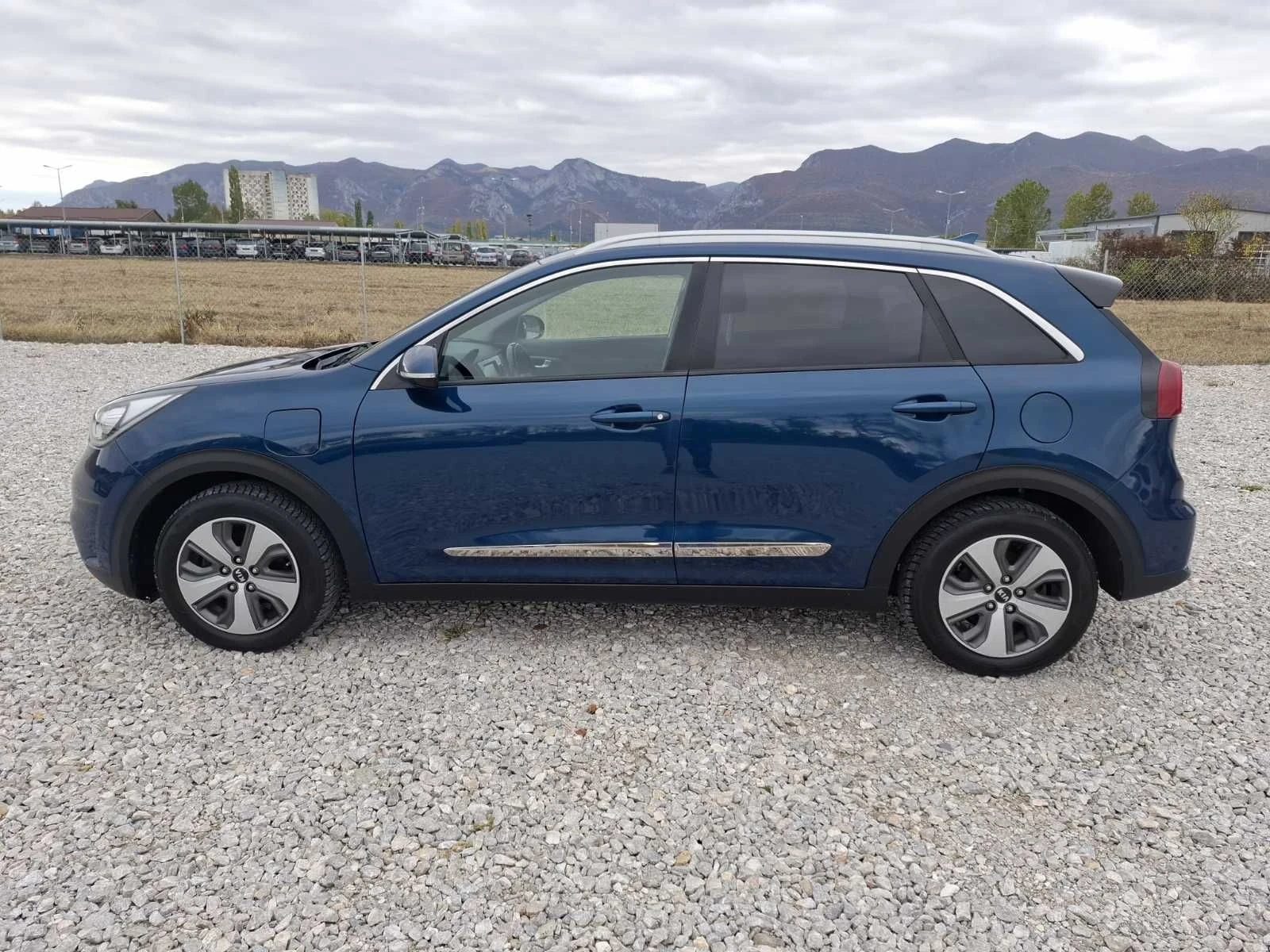Kia Niro 1.6 Plug-in hibrid, снимка 3 - Автомобили и джипове - 56518202