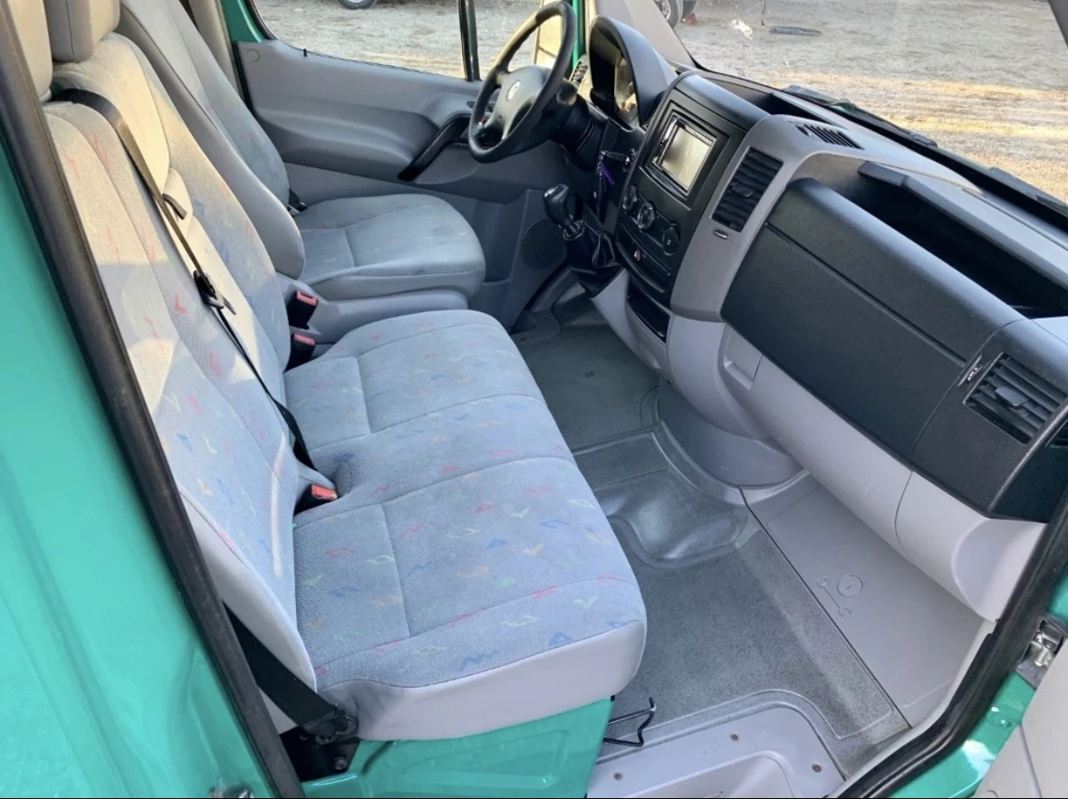 VW Crafter ЩОРА* КЛИМАТИК* НАВИГАЦИЯ* СЕРВИЗНИ ДОКУМЕНТИ, снимка 14 - Бусове и автобуси - 56230157