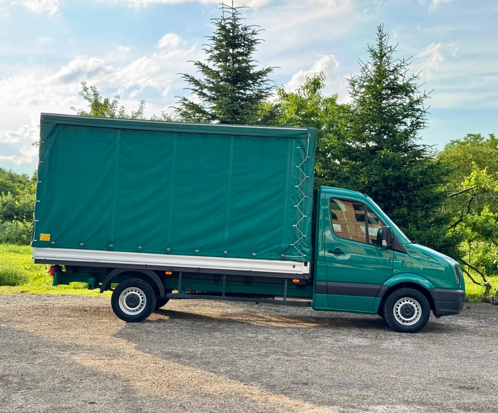VW Crafter ЩОРА* КЛИМАТИК* НАВИГАЦИЯ* СЕРВИЗНИ ДОКУМЕНТИ, снимка 9 - Бусове и автобуси - 56230157