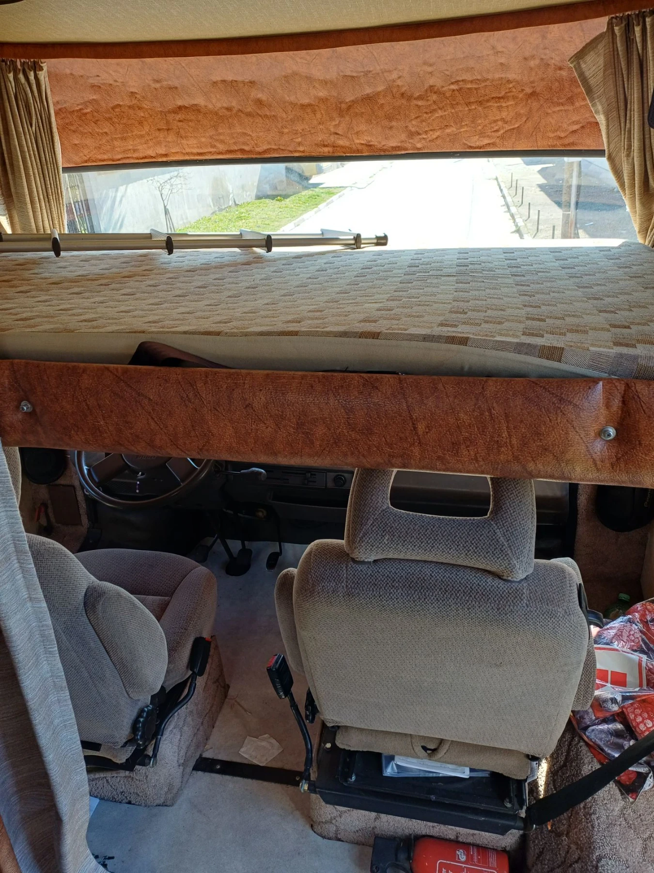 Кемпер HYMER / ERIBA, снимка 6 - Каравани и кемпери - 55842908