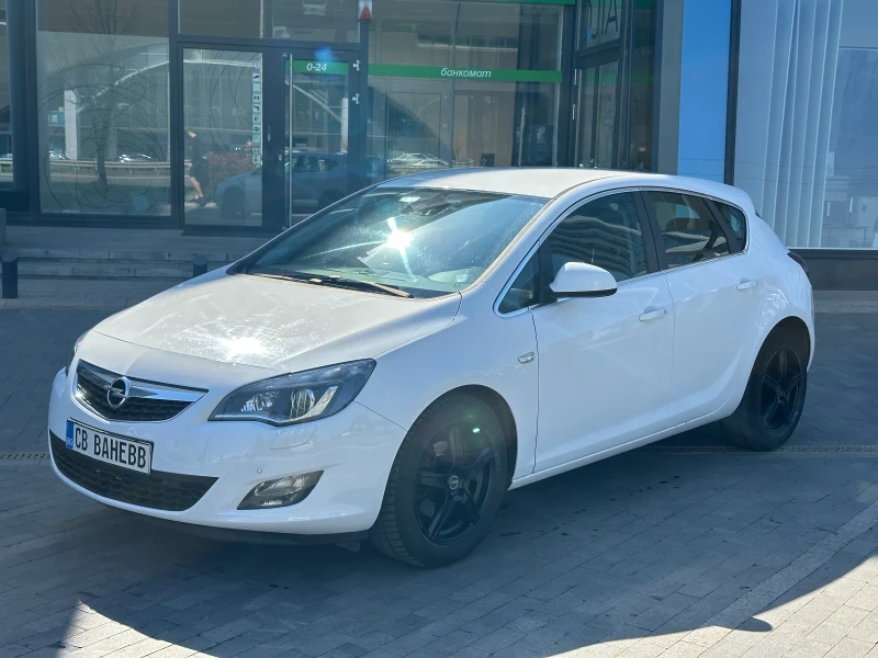 Opel Astra 2.0 CDTI, снимка 3 - Автомобили и джипове - 47716397