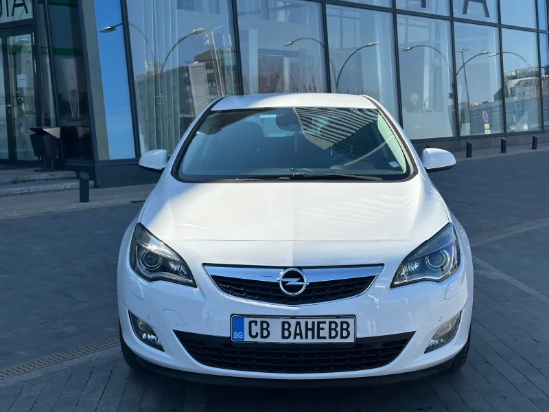 Opel Astra 2.0 CDTI, снимка 2 - Автомобили и джипове - 45384170