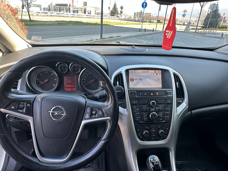 Opel Astra 2.0 CDTI, снимка 11 - Автомобили и джипове - 47716397