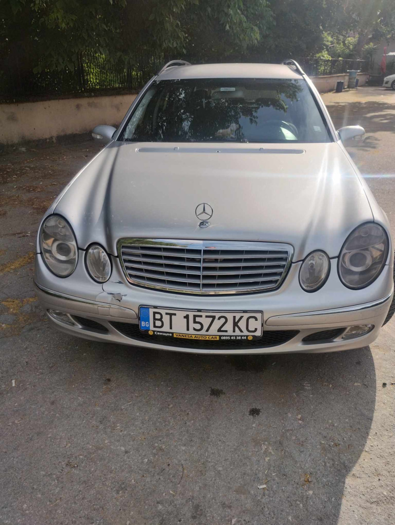 Mercedes-Benz E 220, снимка 1 - Автомобили и джипове - 46416366