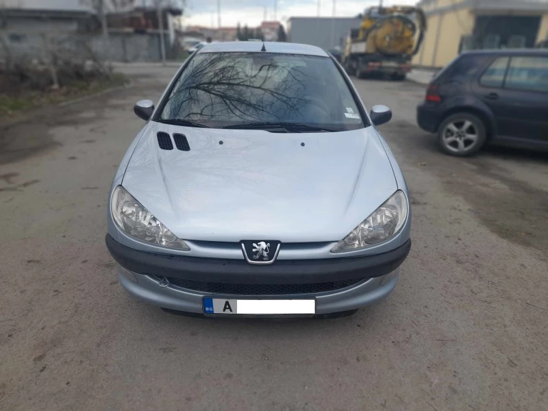 Peugeot 206 1.1 8V Premium, снимка 1 - Автомобили и джипове - 48560502