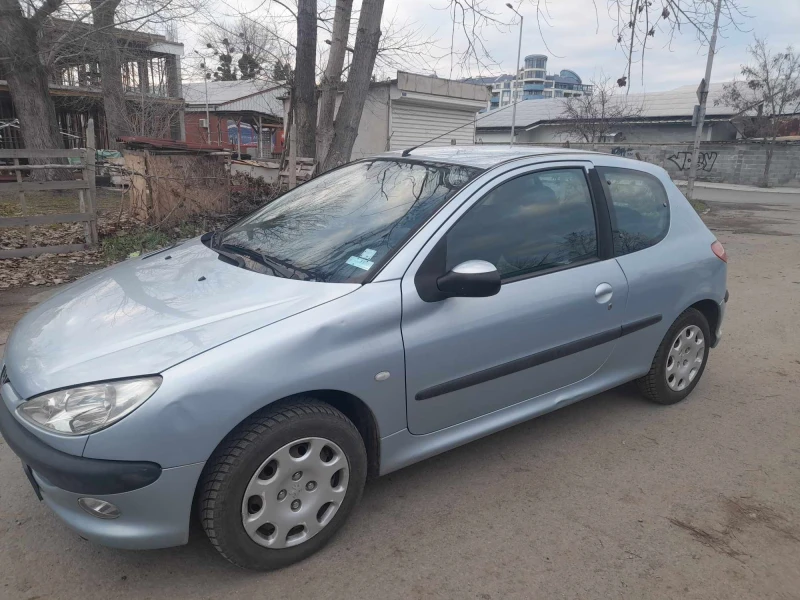 Peugeot 206 1.1 8V Premium, снимка 2 - Автомобили и джипове - 48560502