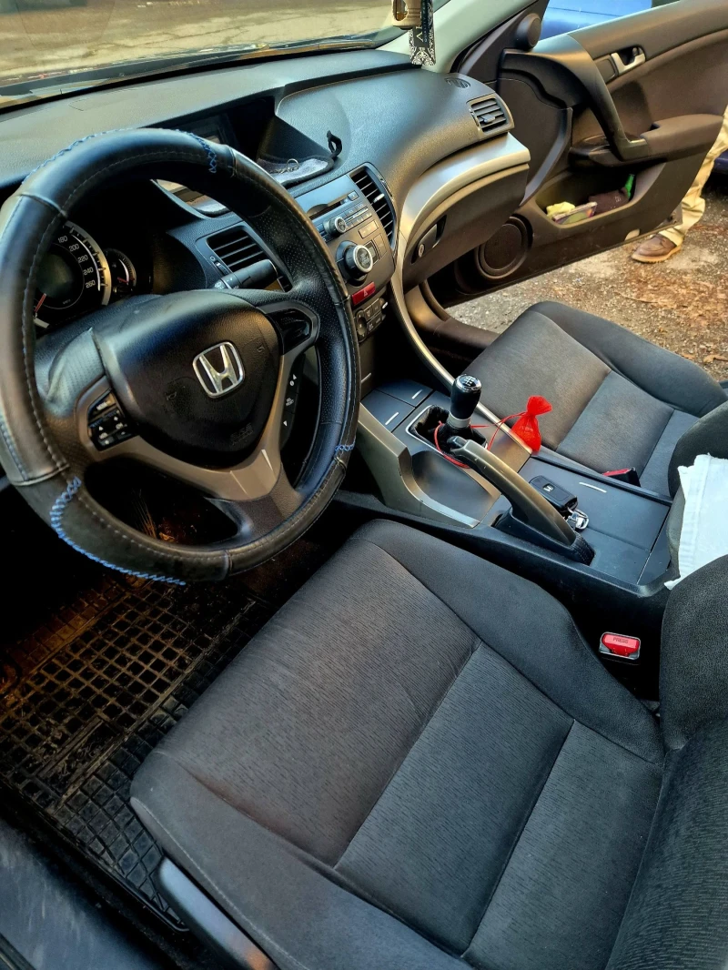 Honda Accord 2.0 i-VTEC, снимка 7 - Автомобили и джипове - 48705574