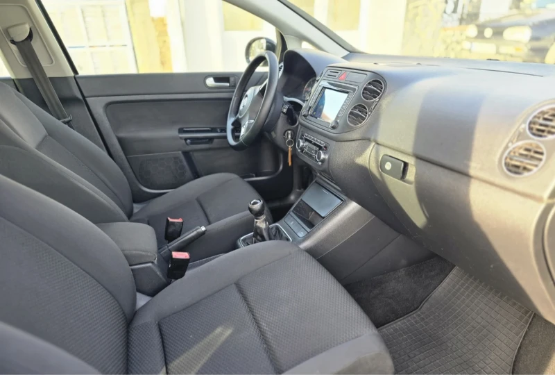 VW Golf Plus 1.6 TDI, снимка 14 - Автомобили и джипове - 49454611