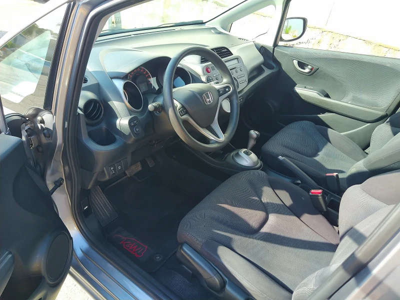 Honda Jazz 1.4 Автоматик, снимка 10 - Автомобили и джипове - 49610378