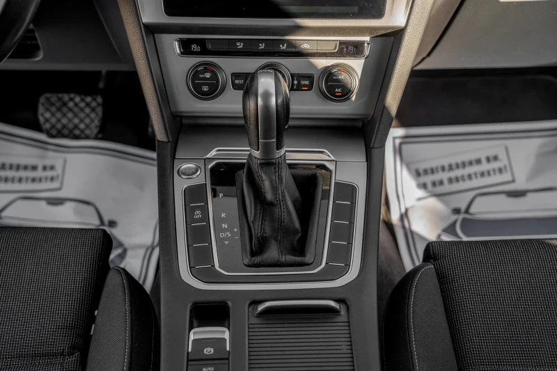 VW Passat 1 6TDI AVTOMAT 120KS, снимка 10 - Автомобили и джипове - 49717251