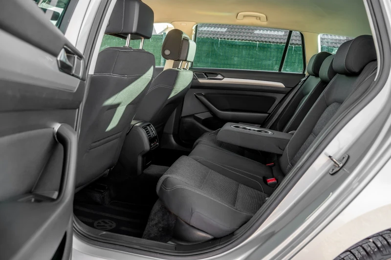 VW Passat 1 6TDI AVTOMAT 120KS, снимка 12 - Автомобили и джипове - 49717251