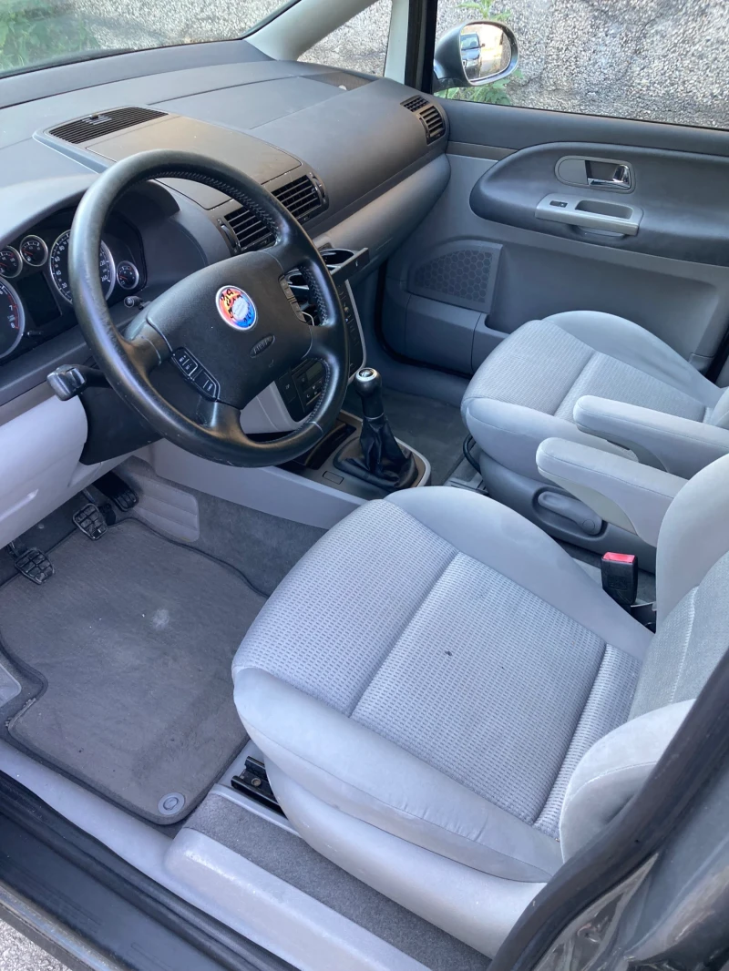VW Sharan 2.8I Swiss, снимка 11 - Автомобили и джипове - 51892313