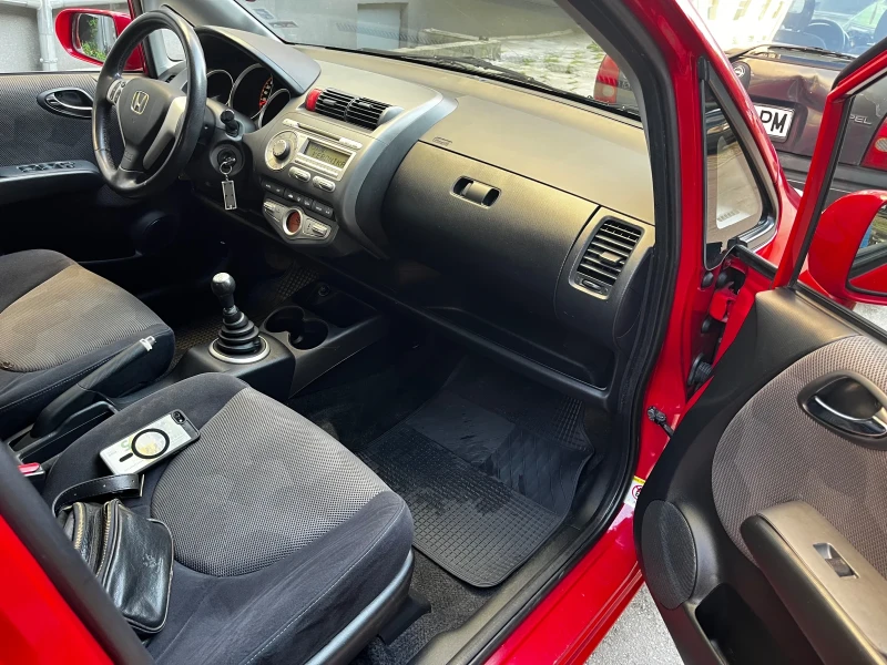 Honda Jazz, снимка 10 - Автомобили и джипове - 52349900