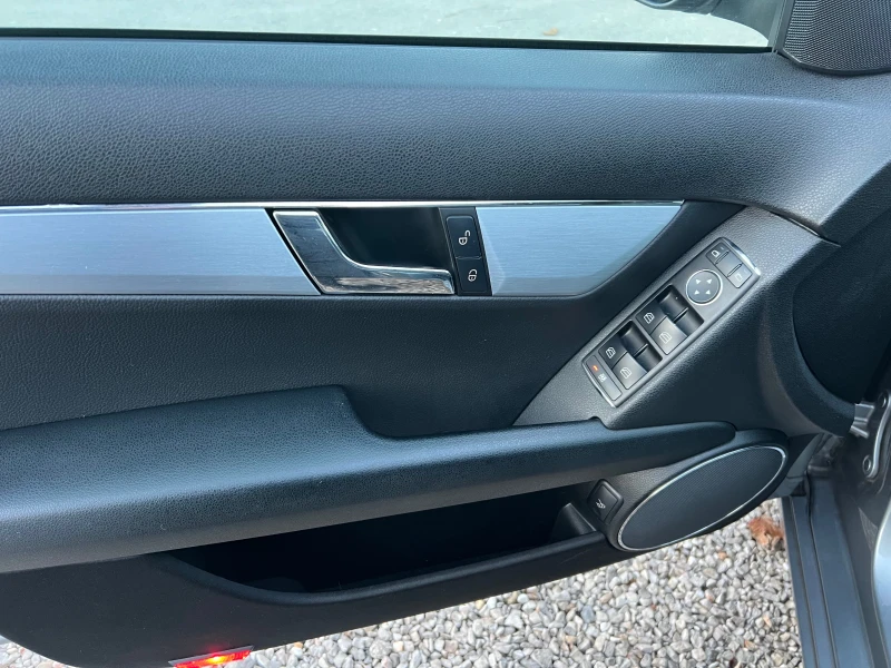 Mercedes-Benz C 220 AVANGARDE-646, снимка 15 - Автомобили и джипове - 52859243