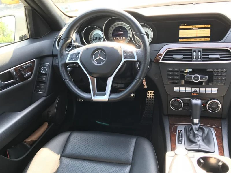 Mercedes-Benz C 300 AMG-4matic 7G-TRONIC, снимка 8 - Автомобили и джипове - 47784096