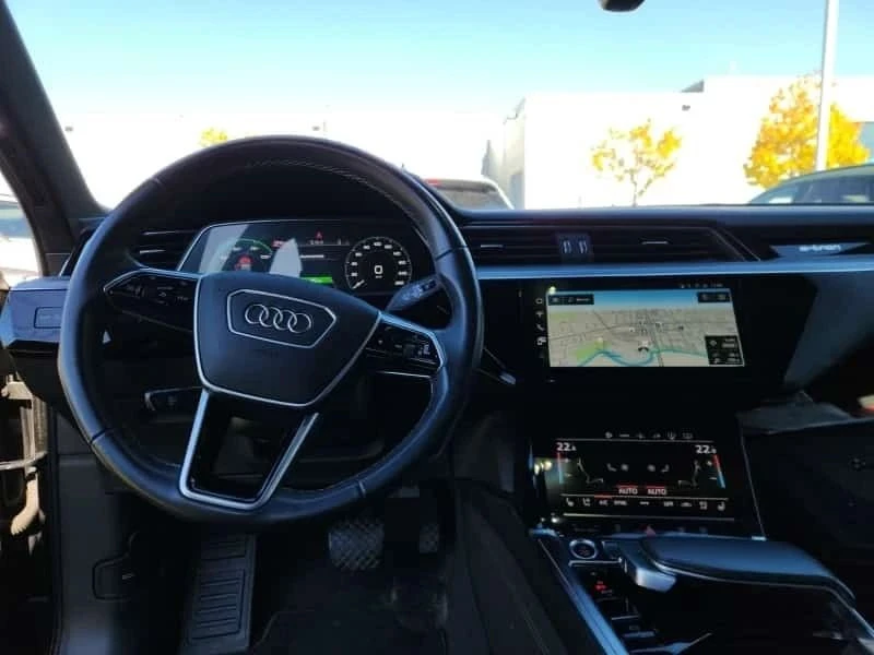 Audi E-Tron, снимка 11 - Автомобили и джипове - 56732239