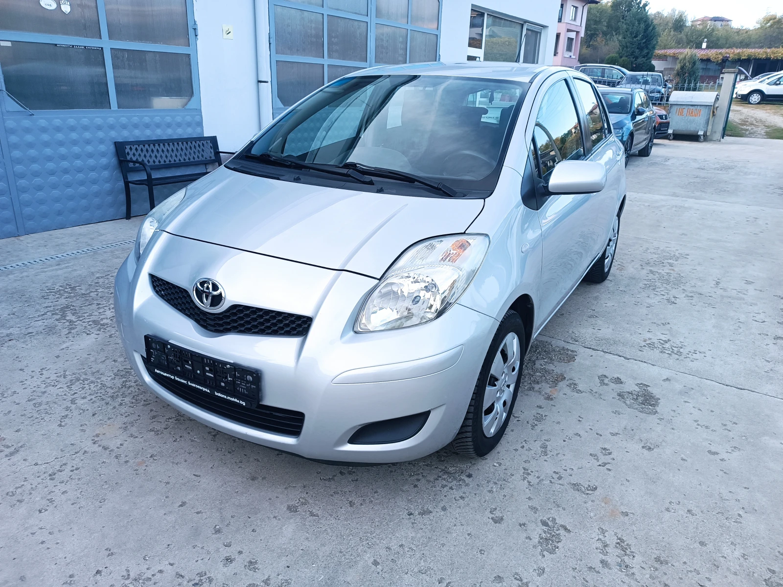 Toyota Yaris 1.0i 140000km KATO HOBA - изображение 3