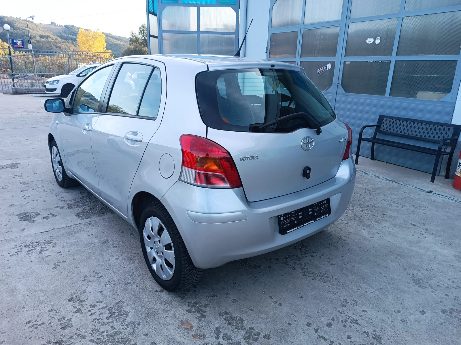 Toyota Yaris 1.0i 140000km KATO HOBA - изображение 5