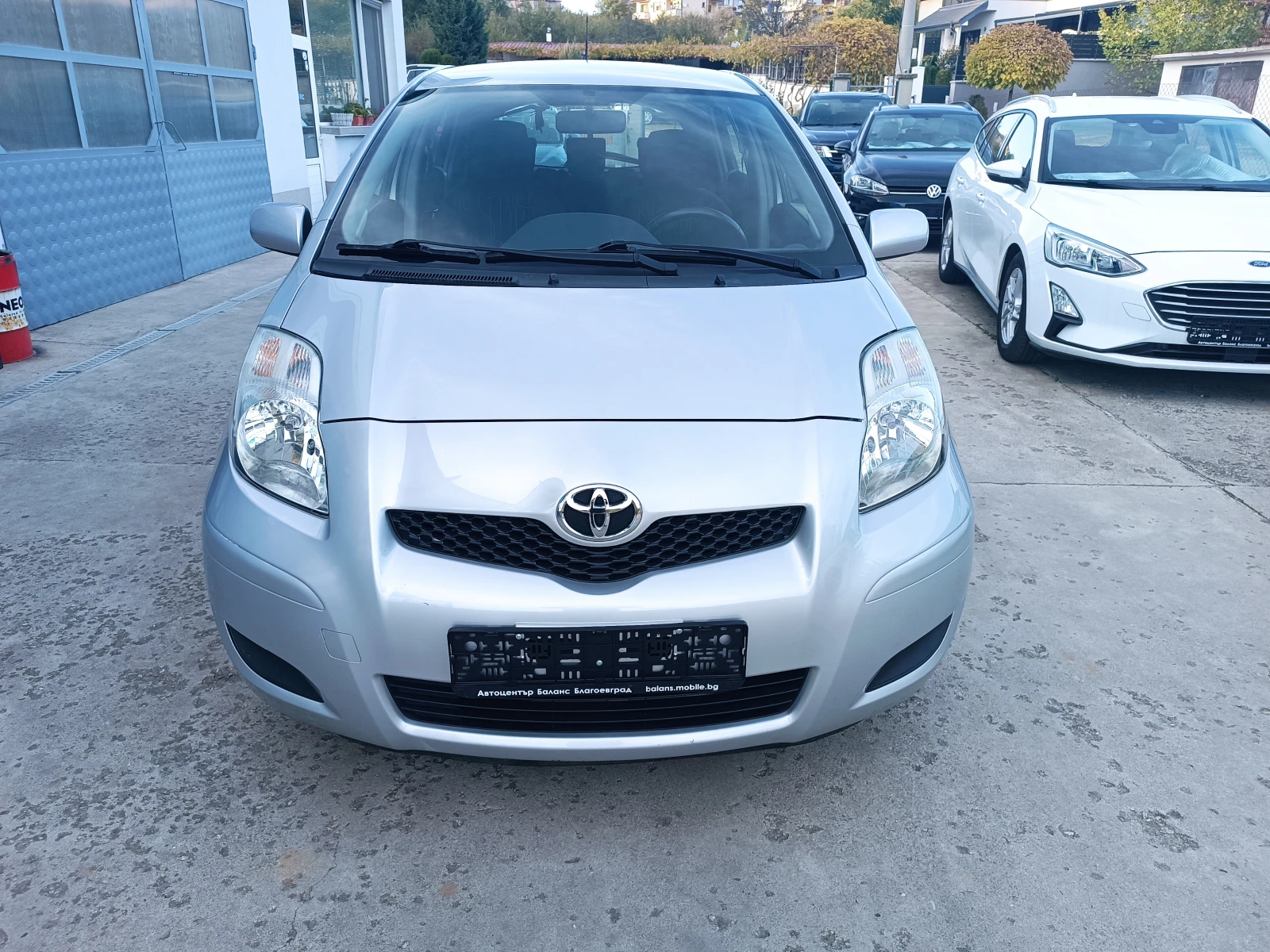 Toyota Yaris 1.0i 140000km KATO HOBA - изображение 2