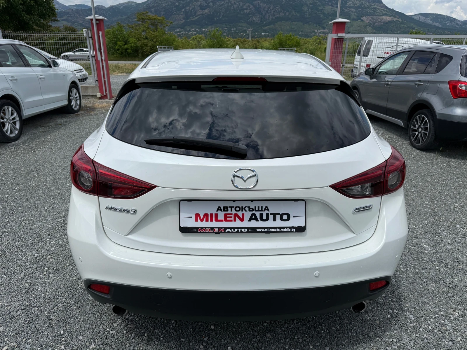 Mazda 3 (KATO НОВА) - изображение 7