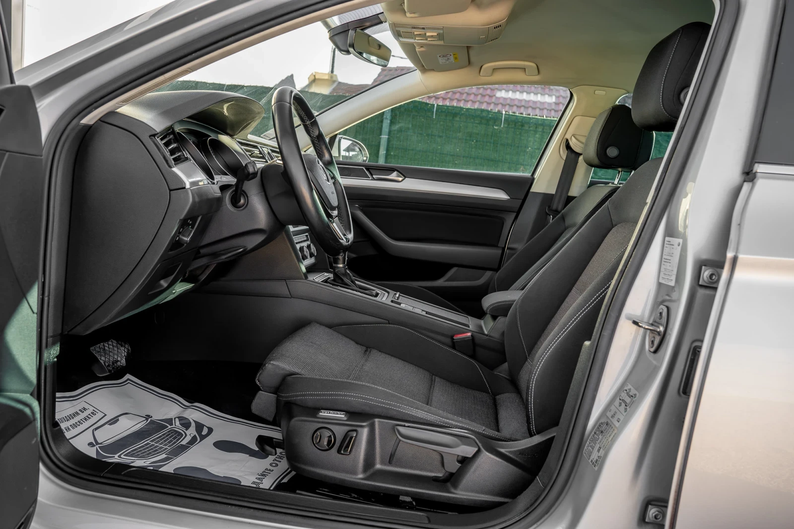 VW Passat 1 6TDI AVTOMAT 120KS | Mobile.bg — изображение 11