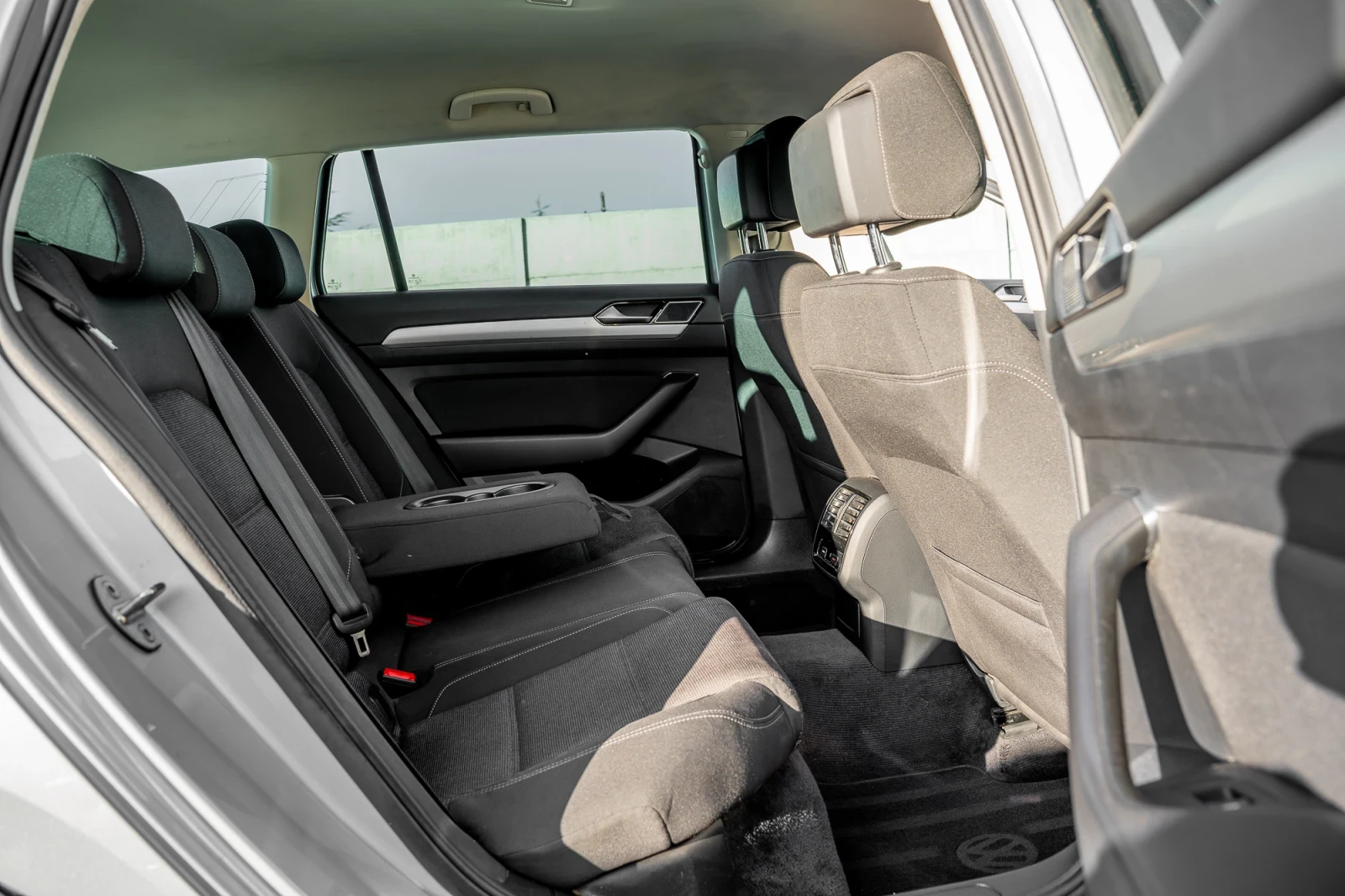 VW Passat 1 6TDI AVTOMAT 120KS | Mobile.bg — изображение 14