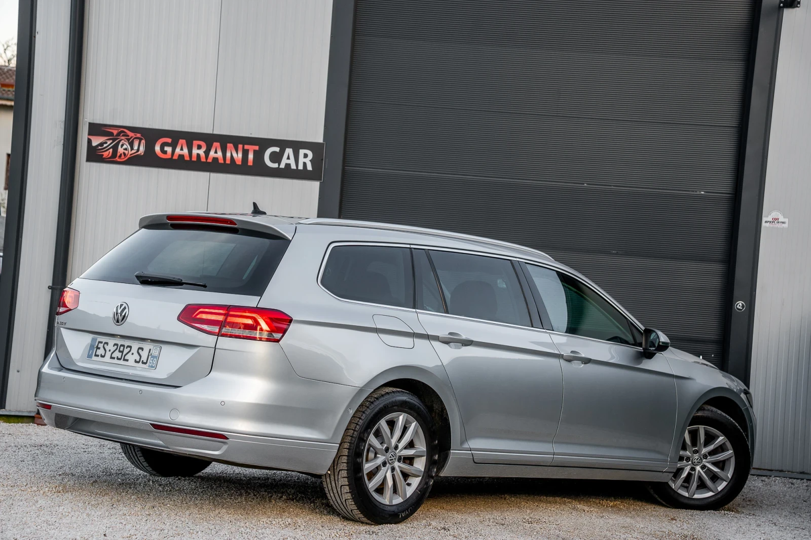 VW Passat 1 6TDI AVTOMAT 120KS - изображение 6