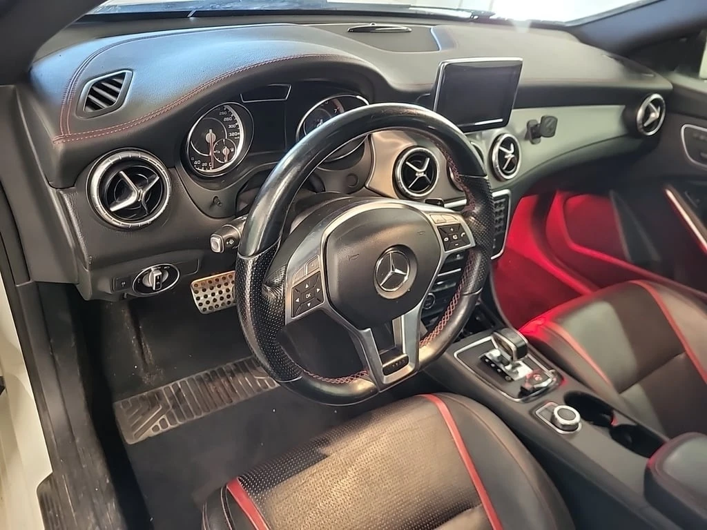 Mercedes-Benz CLA 45 AMG * CARFAX * БЕЗ ПЪРВОНАЧАЛНА ВНОСКА - изображение 9