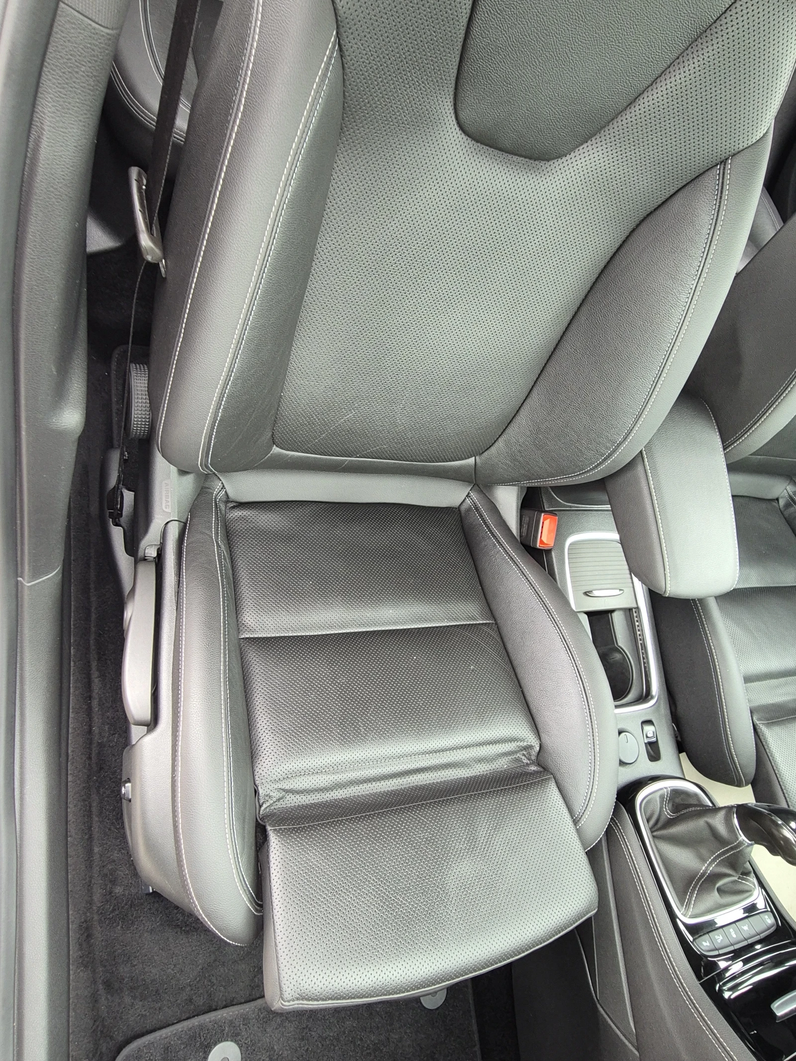 Opel Astra * КОЖА* ДИСТРОНИК* НАВИ* ПАМЕТ СЕД* FULL MAX* , снимка 11 - Автомобили и джипове - 54007965