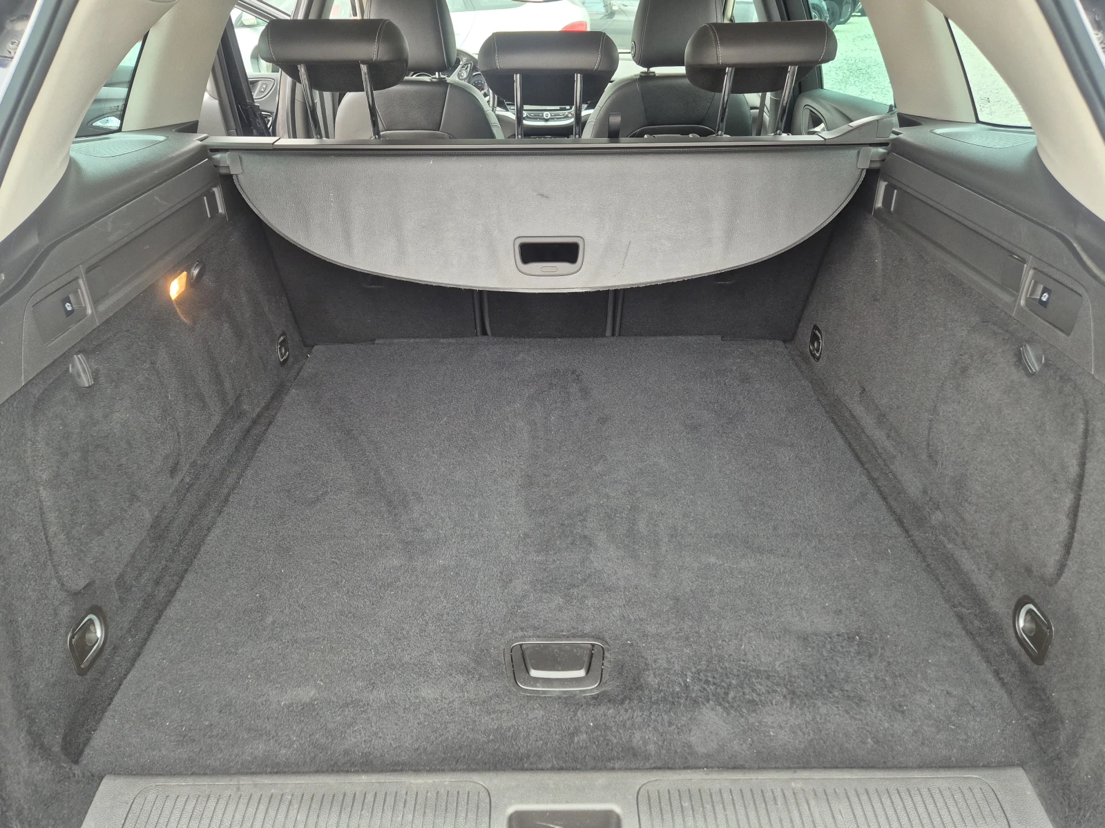 Opel Astra * КОЖА* ДИСТРОНИК* НАВИ* ПАМЕТ СЕД* FULL MAX* , снимка 13 - Автомобили и джипове - 54007965