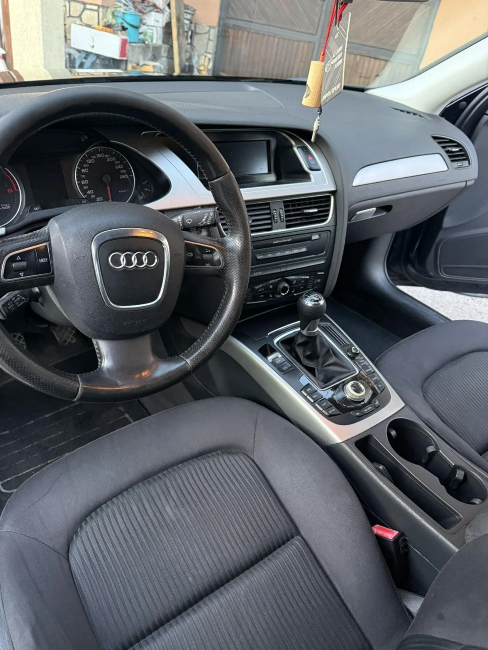 Audi A4 2.0TDI LED, снимка 8 - Автомобили и джипове - 54057705