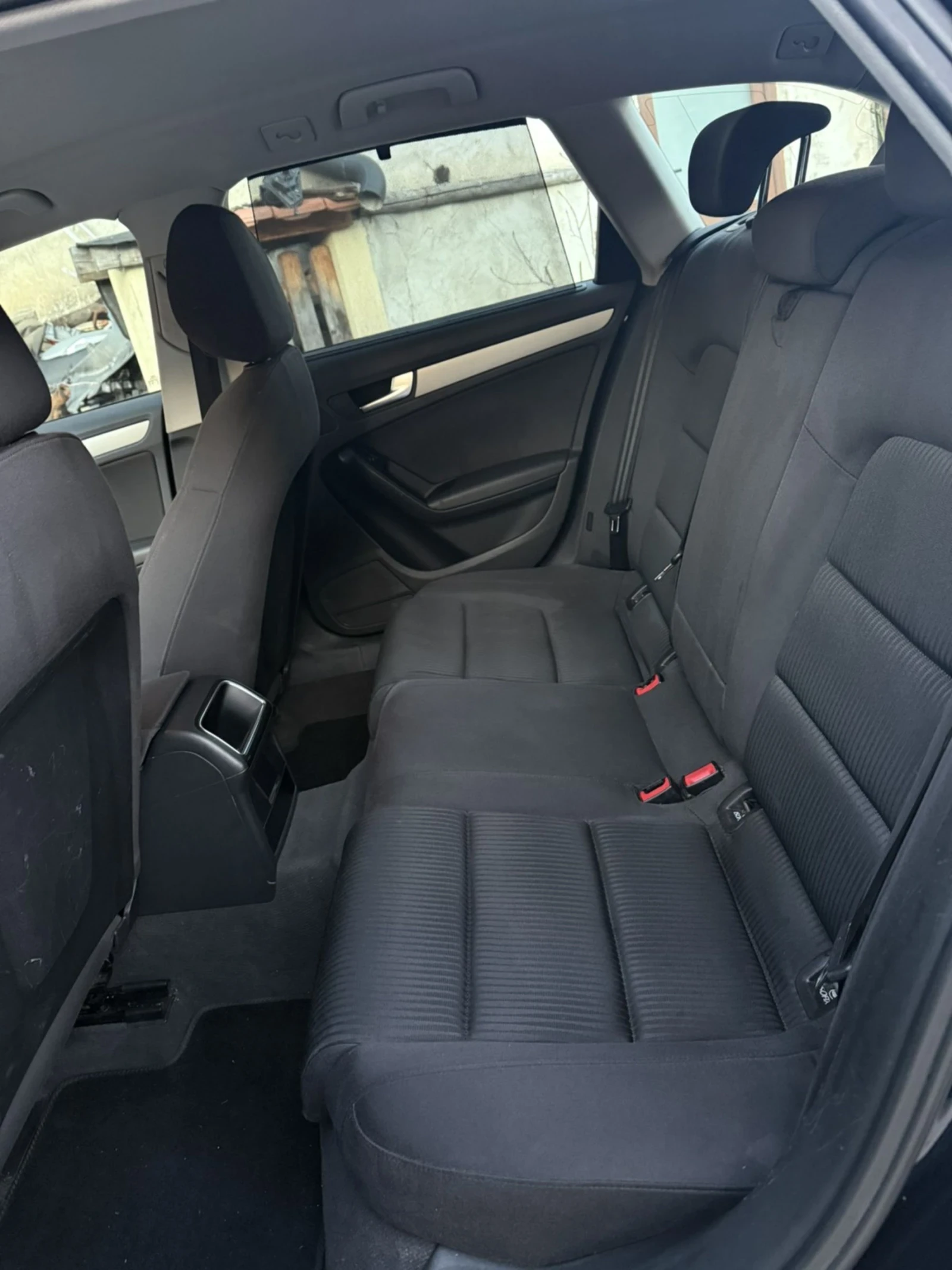 Audi A4 2.0TDI LED, снимка 11 - Автомобили и джипове - 54057705