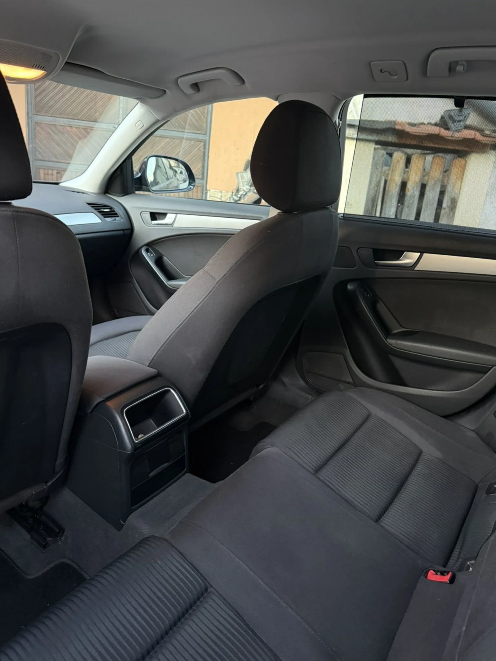 Audi A4 2.0TDI LED, снимка 12 - Автомобили и джипове - 54057705