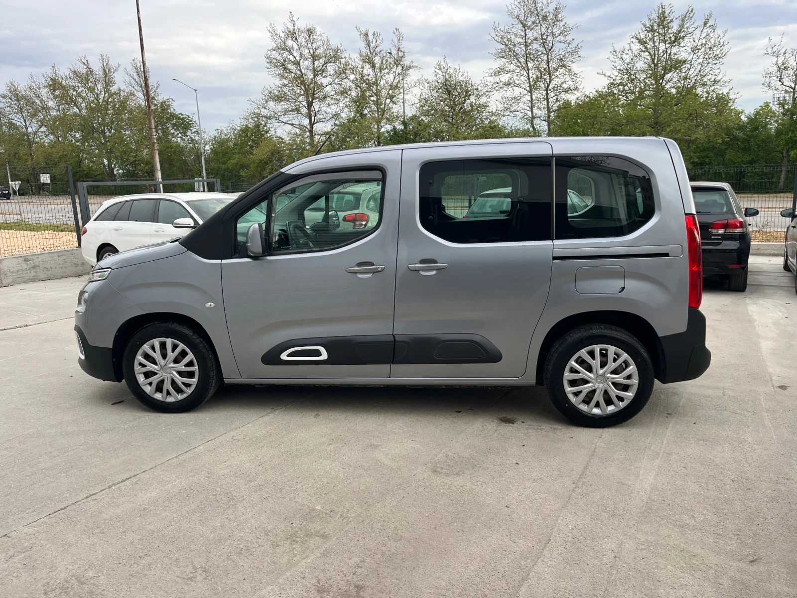Citroen Berlingo 5 места, снимка 9 - Автомобили и джипове - 54350631